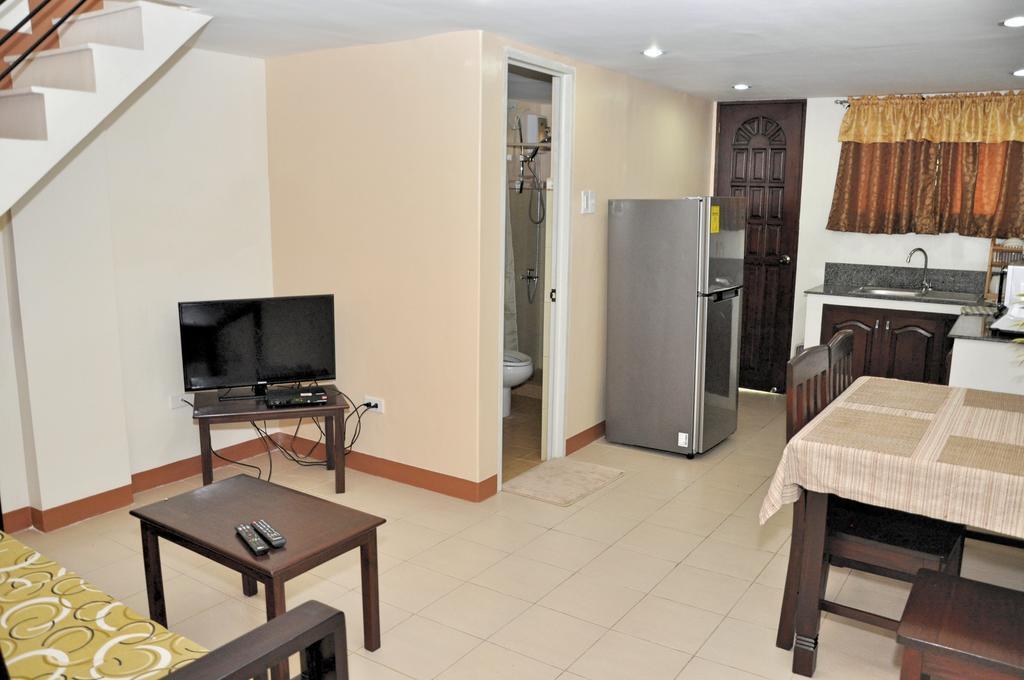 Pal-Watson Apartments Lapu-Lapu City Room photo